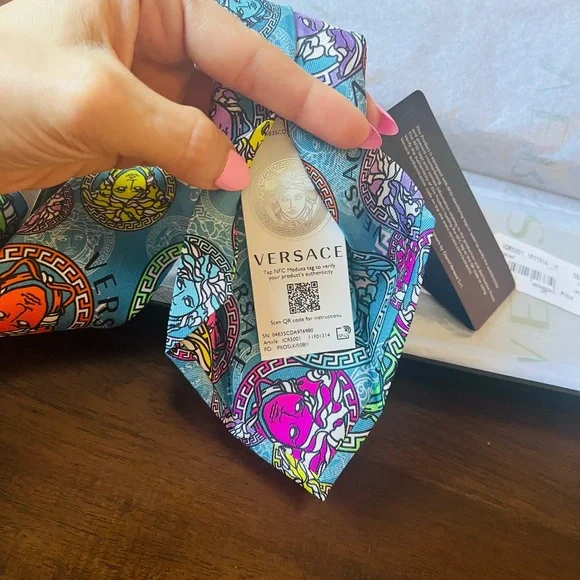 Versace multicolor medusa tie. - Picture 4 of 7